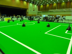 自分で考えて行動するサッカーロボット